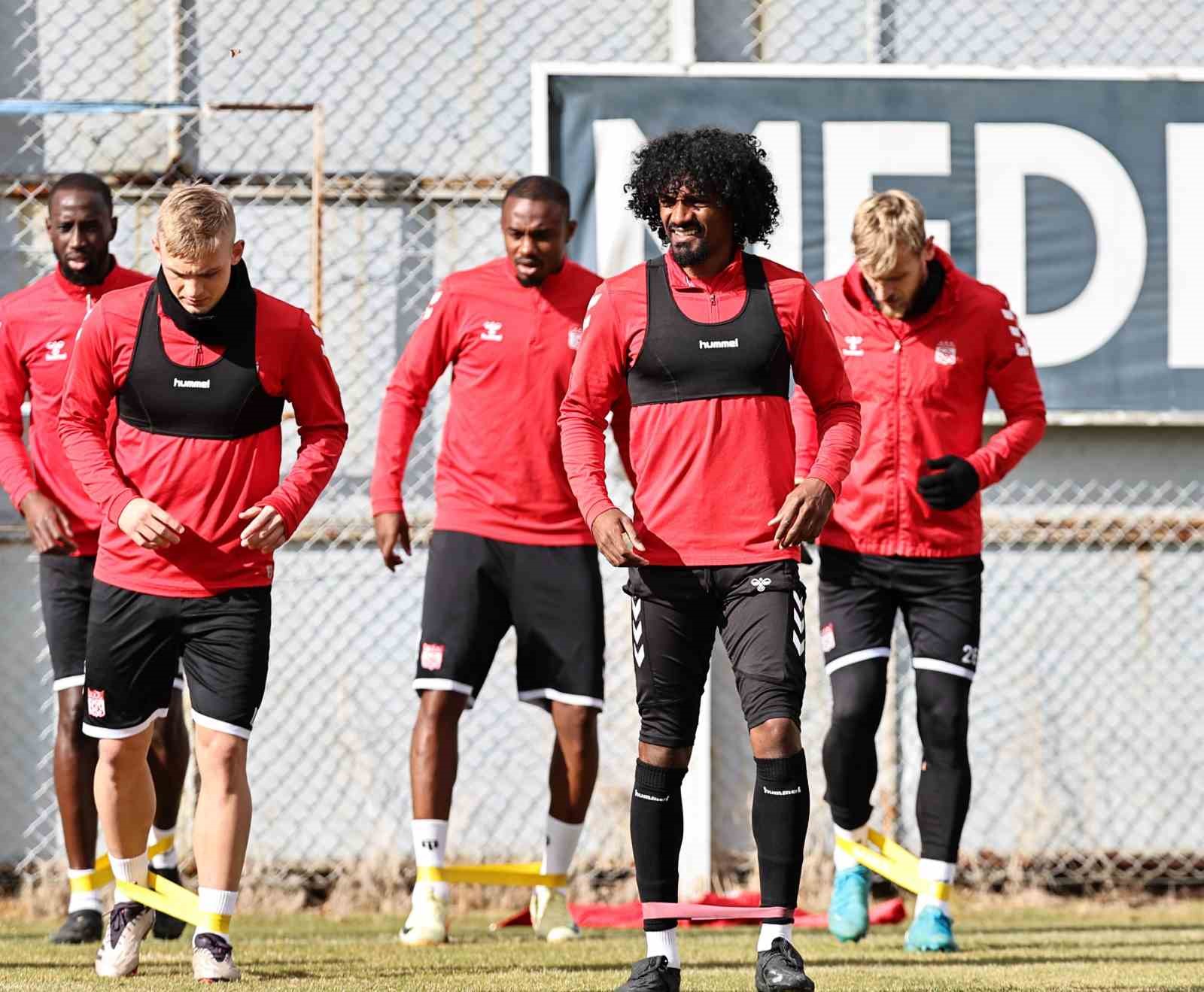 20241121aw333906 0.jpg