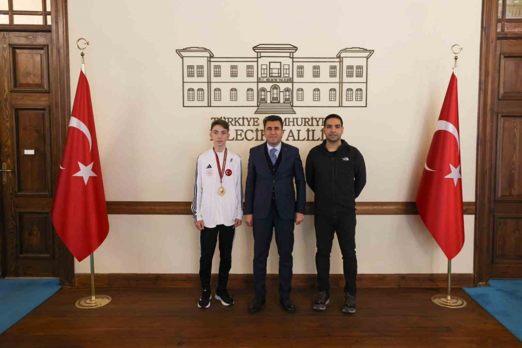 20241123aw335033 0.jpg