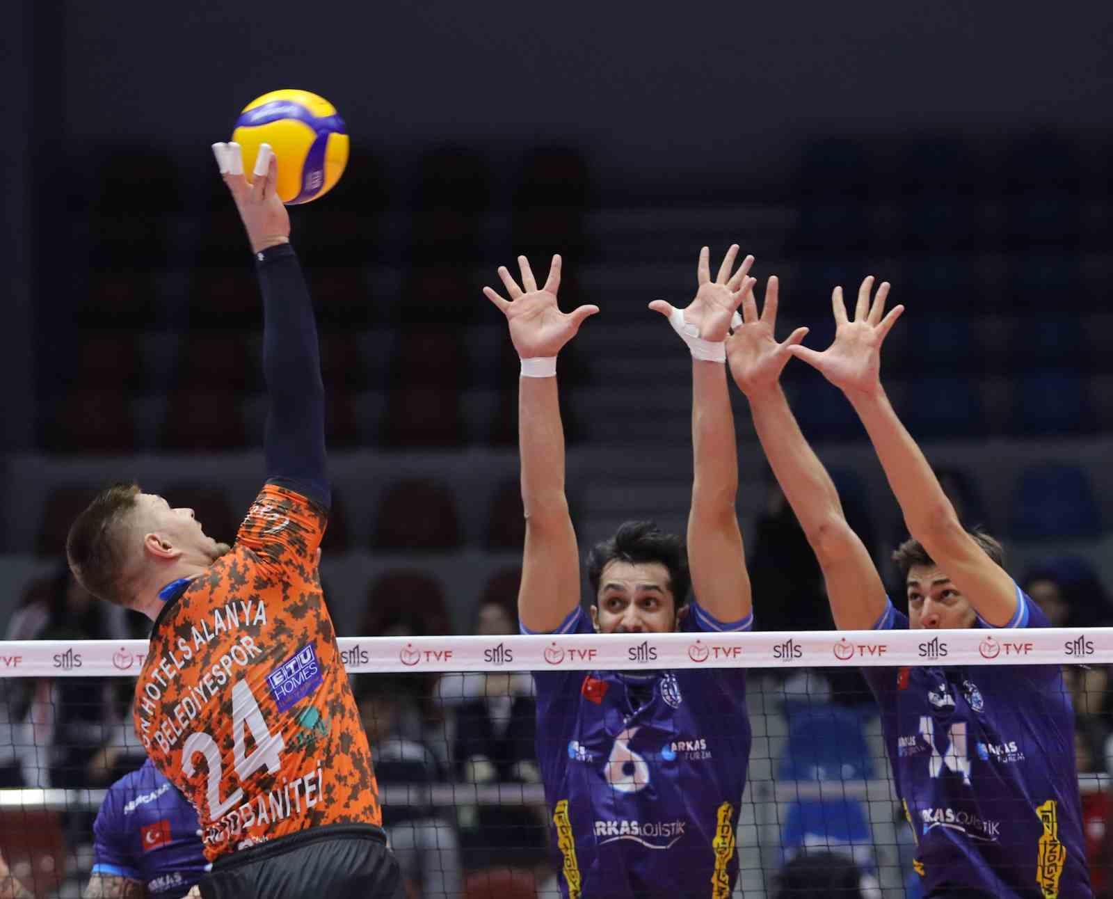 20241123aw335086 0.jpg