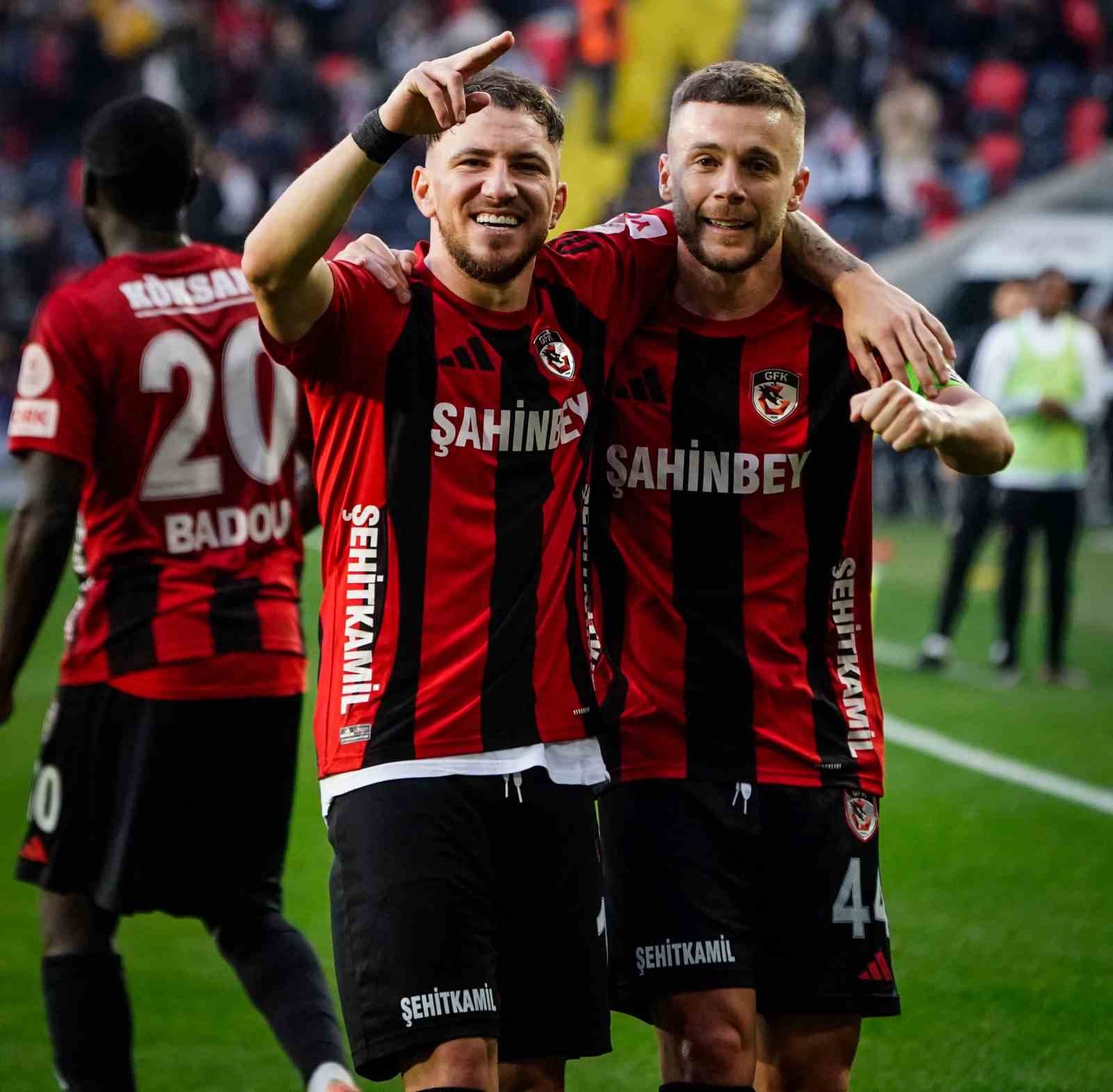 20241123aw335401 0.jpg