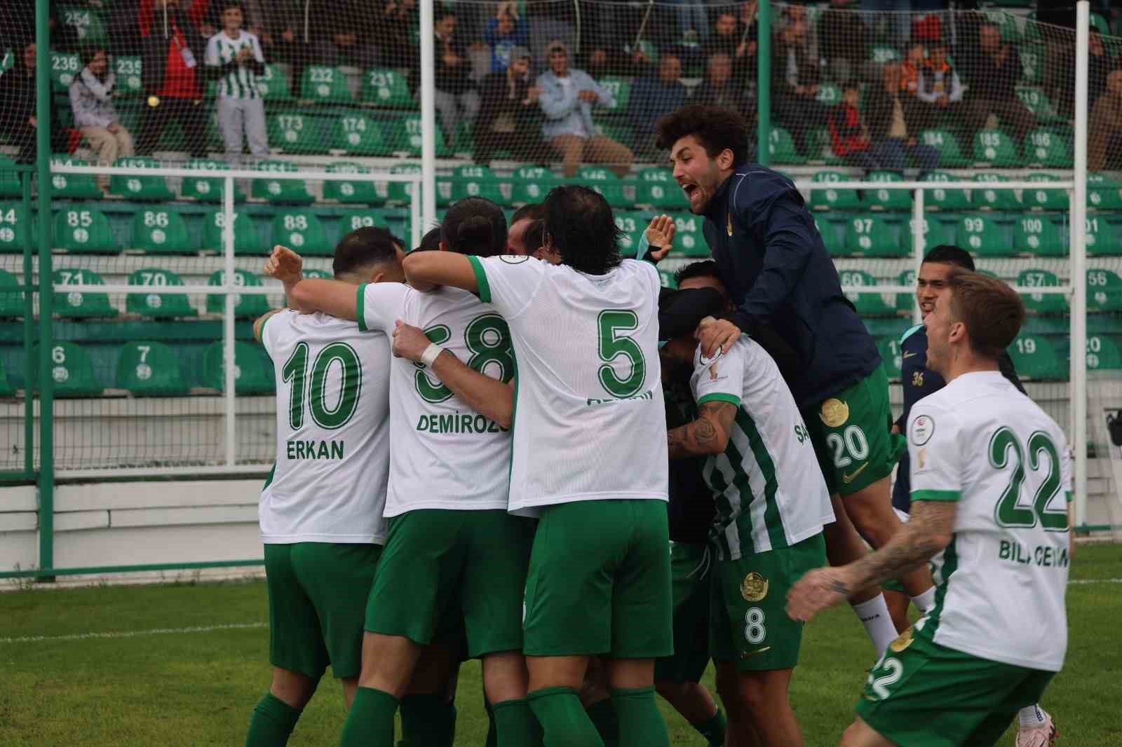 20241123aw335419 0.jpg