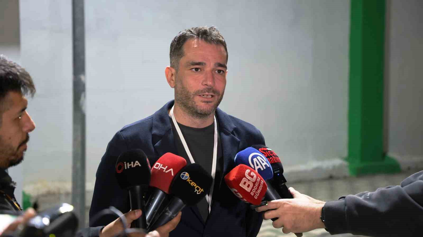 20241124aw335563 0.jpg