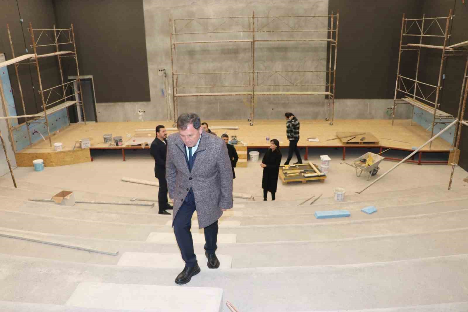 20241129aw339760 0.jpg