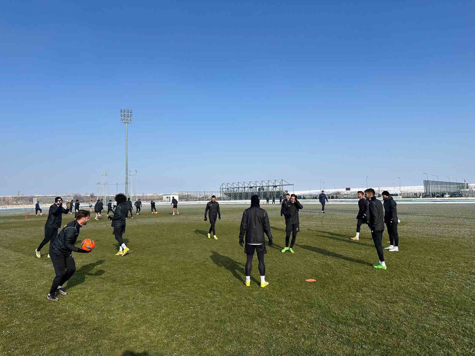 20241129aw340156 0.jpg