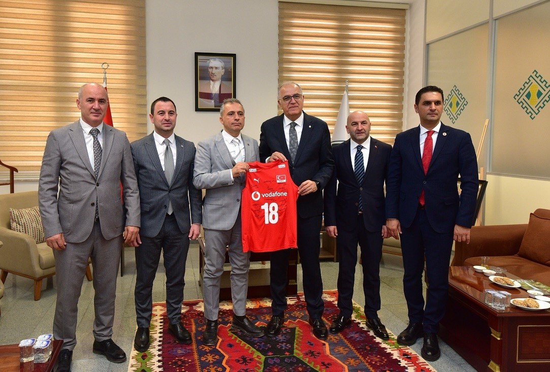 20241130aw340535 0.jpg