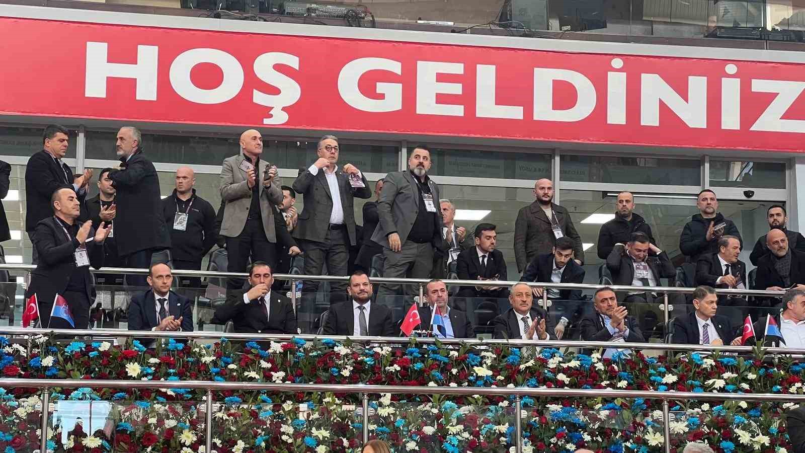 20241130aw340565 0.jpg