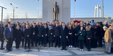 CHP İzmit'ten Atatürk'ü Anma Töreni