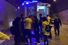 TEM'DE İKİ YOLCU OTOBÜSÜ VE TIR KAZAYA KARIŞTI: 14 YARALI