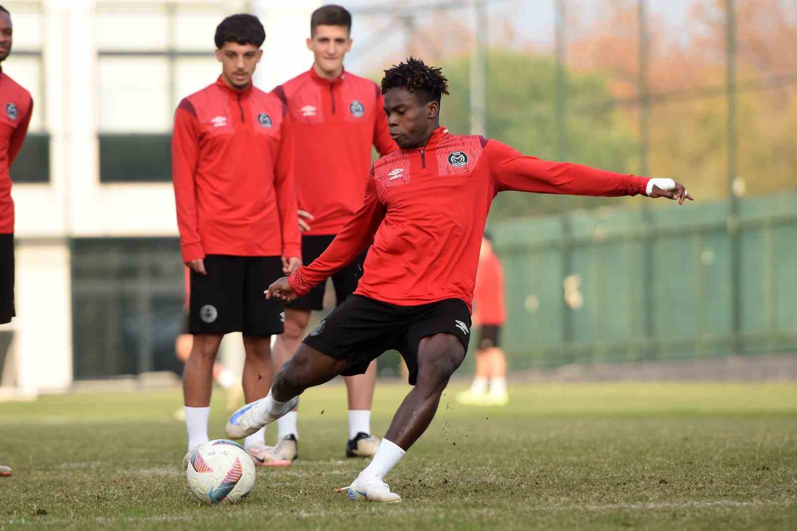 20241206aw345026 0.jpg