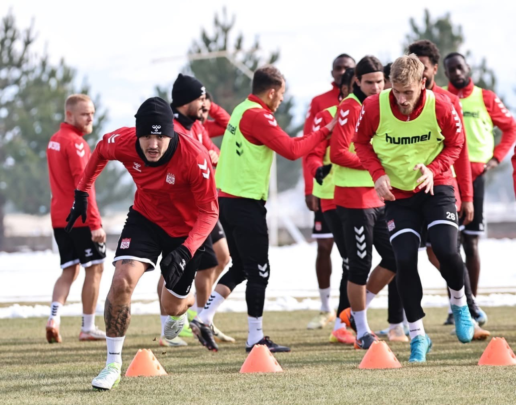 20241207aw345424 0.jpg