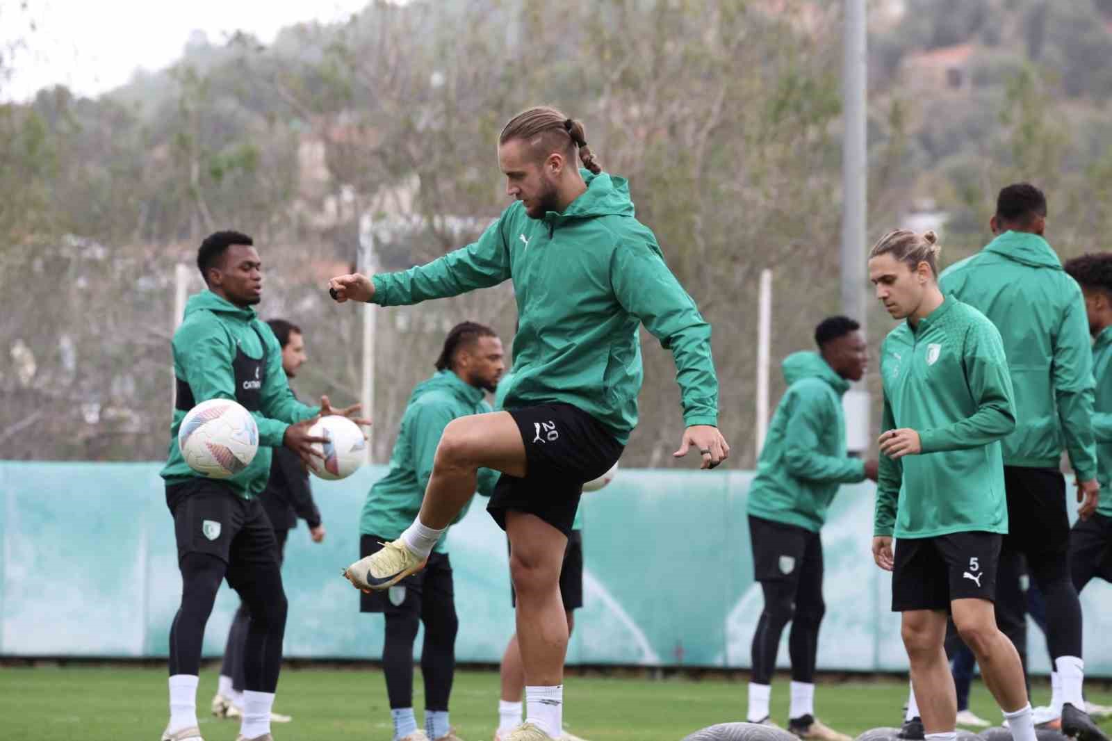 20241210aw347178 0.jpg