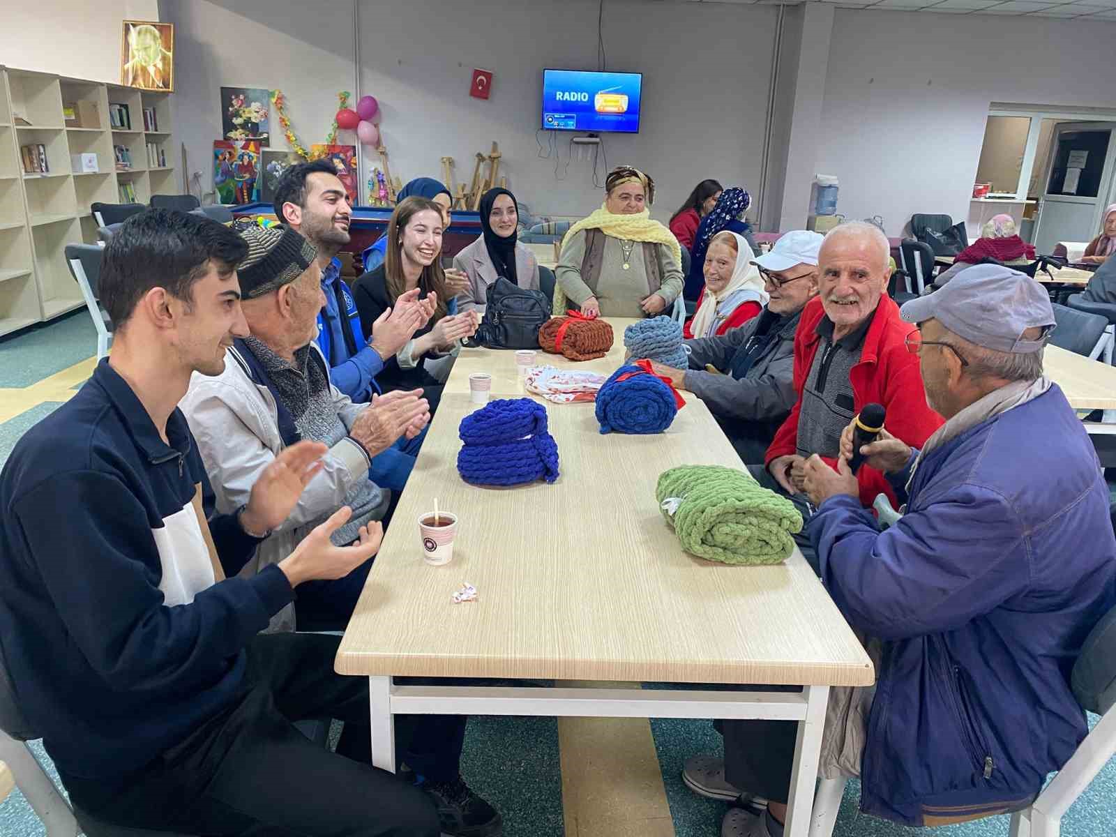 20241214aw350165 0.jpg