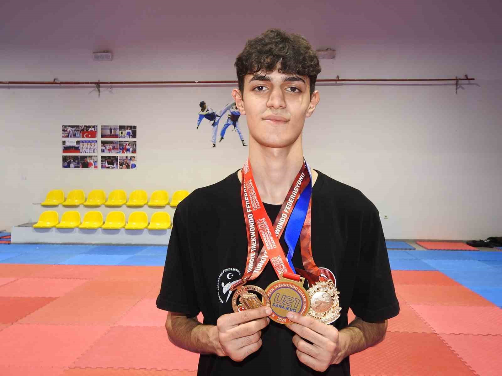 20241216aw350987 0.jpg