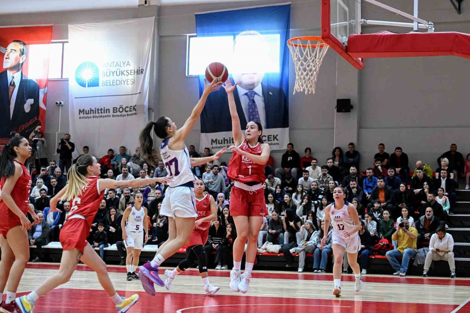 20241216aw351185 0.jpg