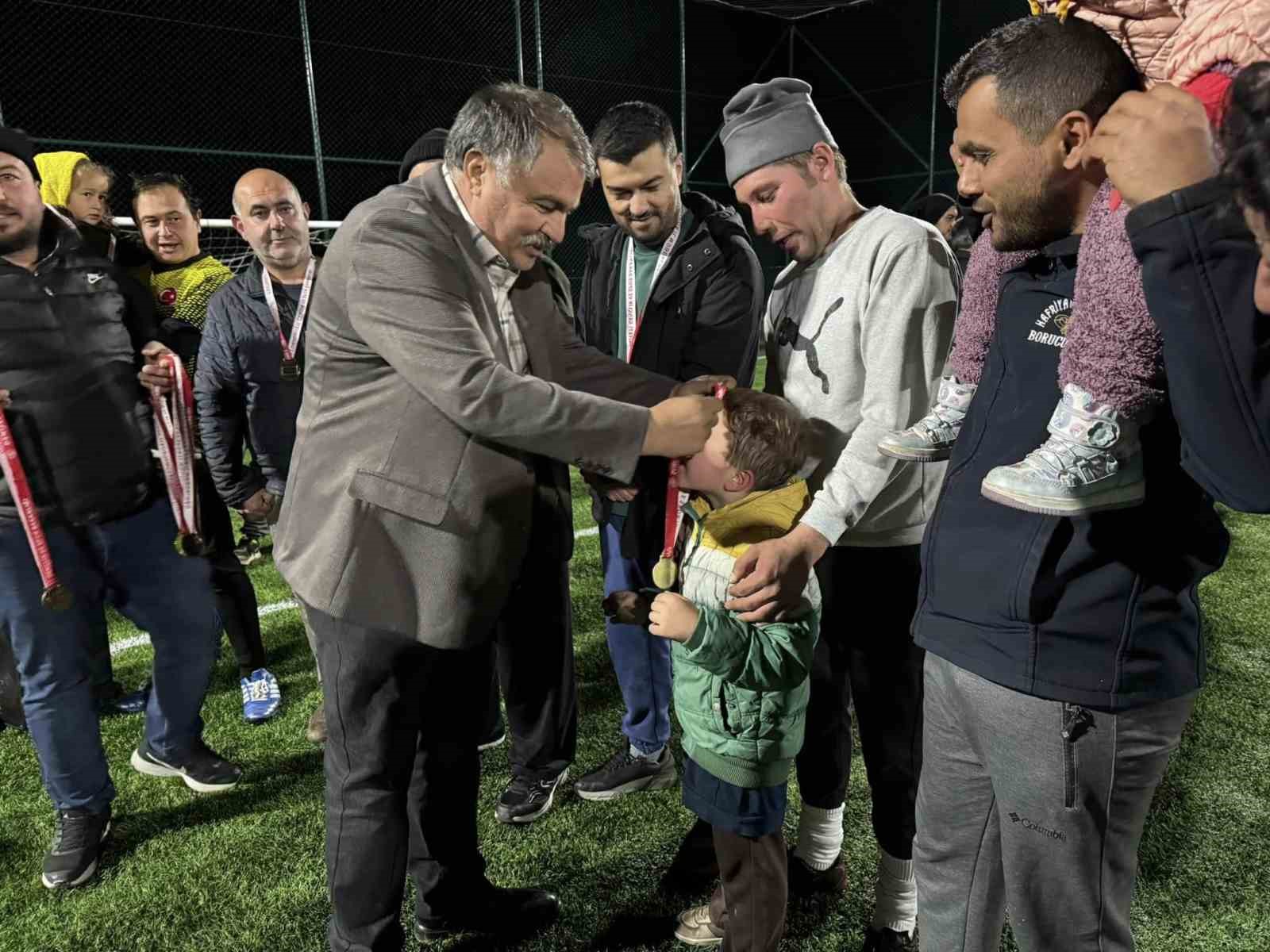 20241217aw351832 0.jpg