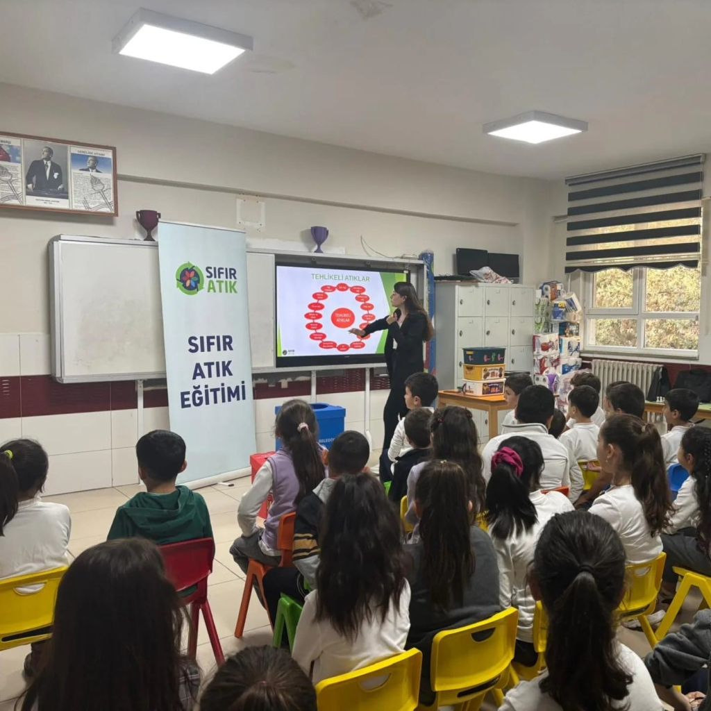 20241217aw352189 0.jpg