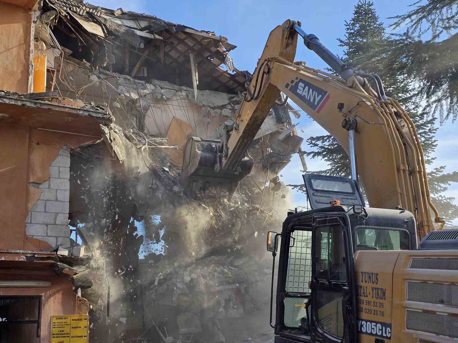 20241220aw354195 0.jpg