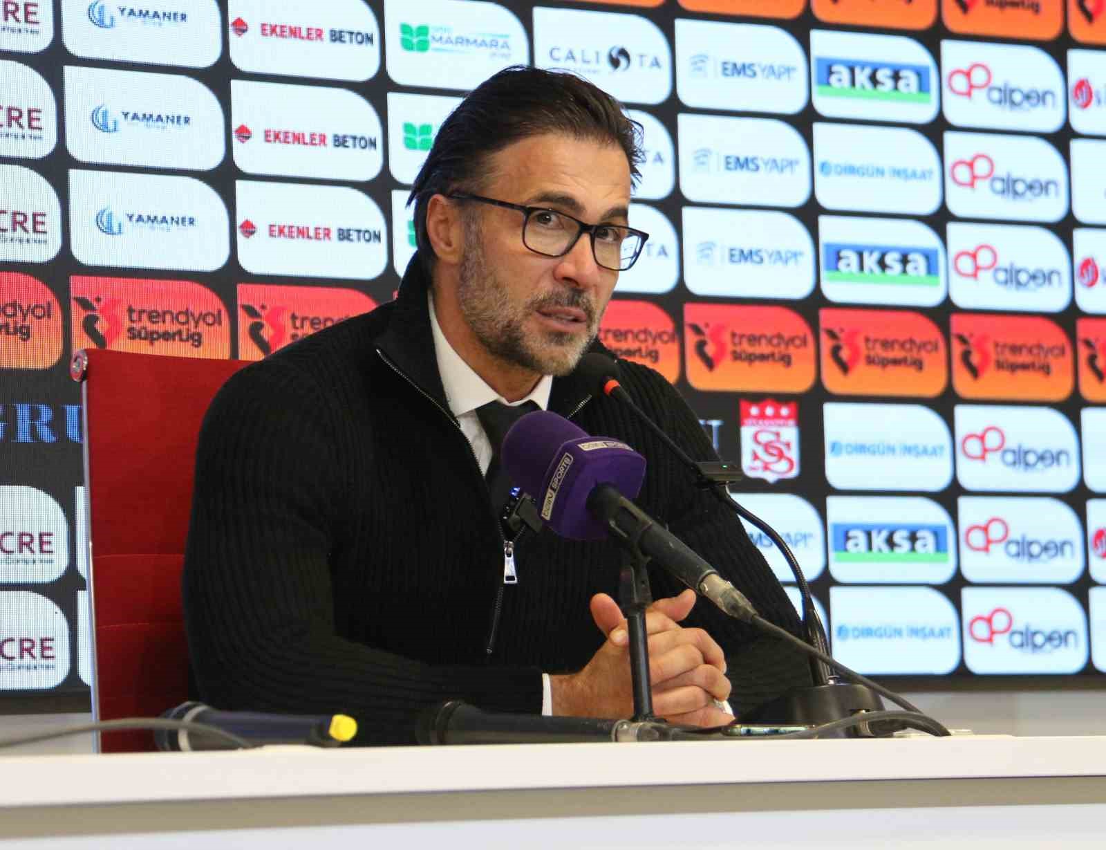 20241221aw355134 0.jpg