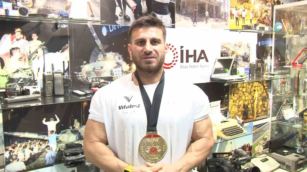 20241223aw355798 0.jpg