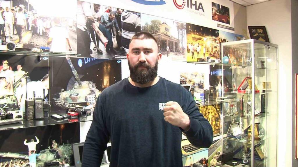 20241223aw355806 0.jpg