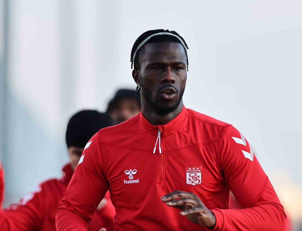 20241223aw355836 0.jpg