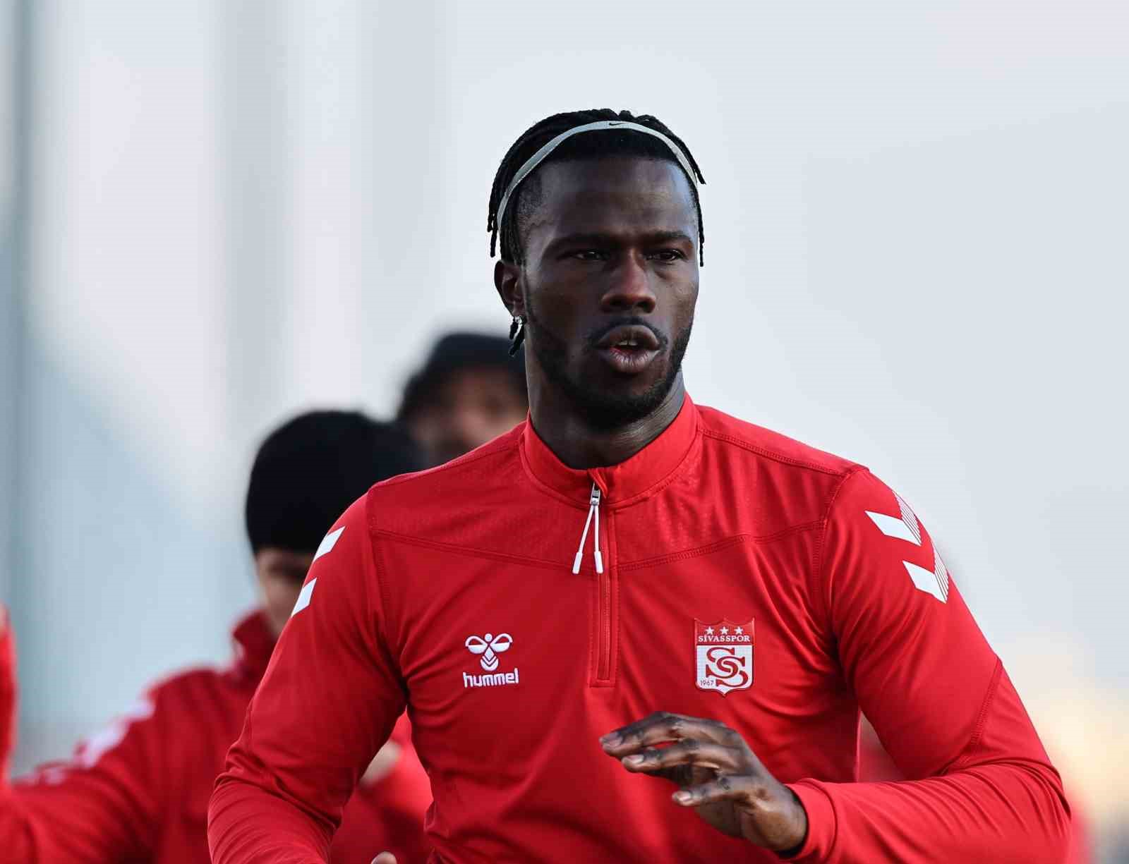 20241223aw355836 0.jpg