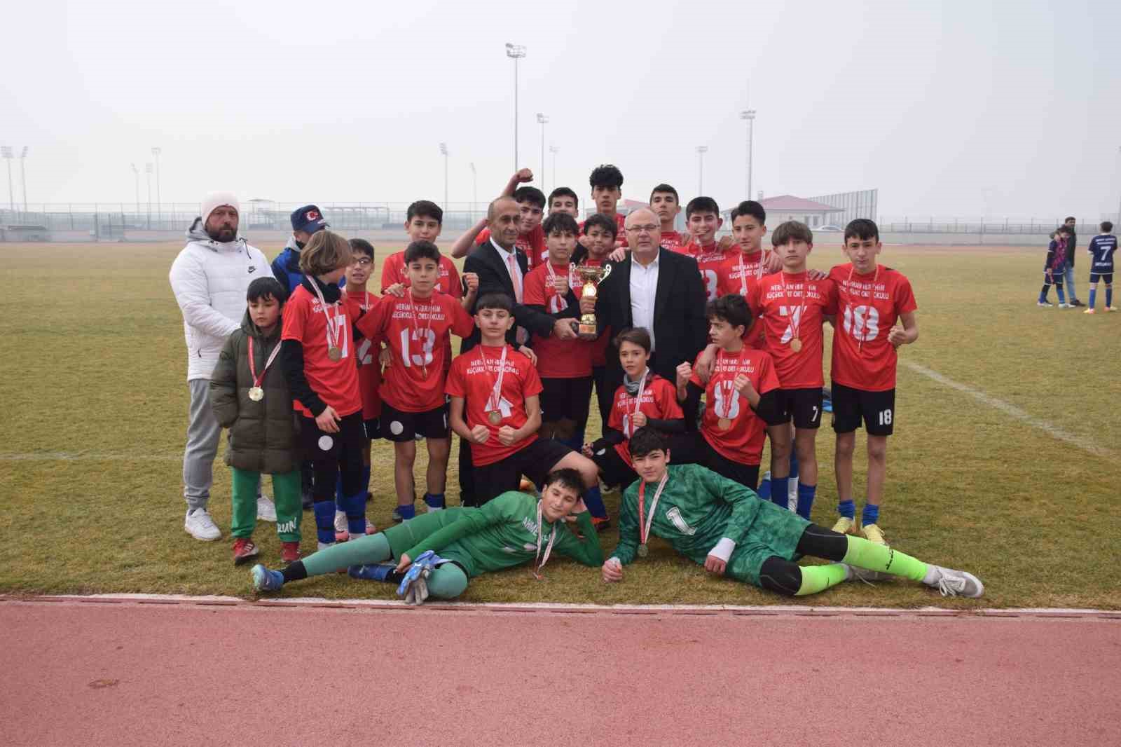 20241223aw355956 0.jpg