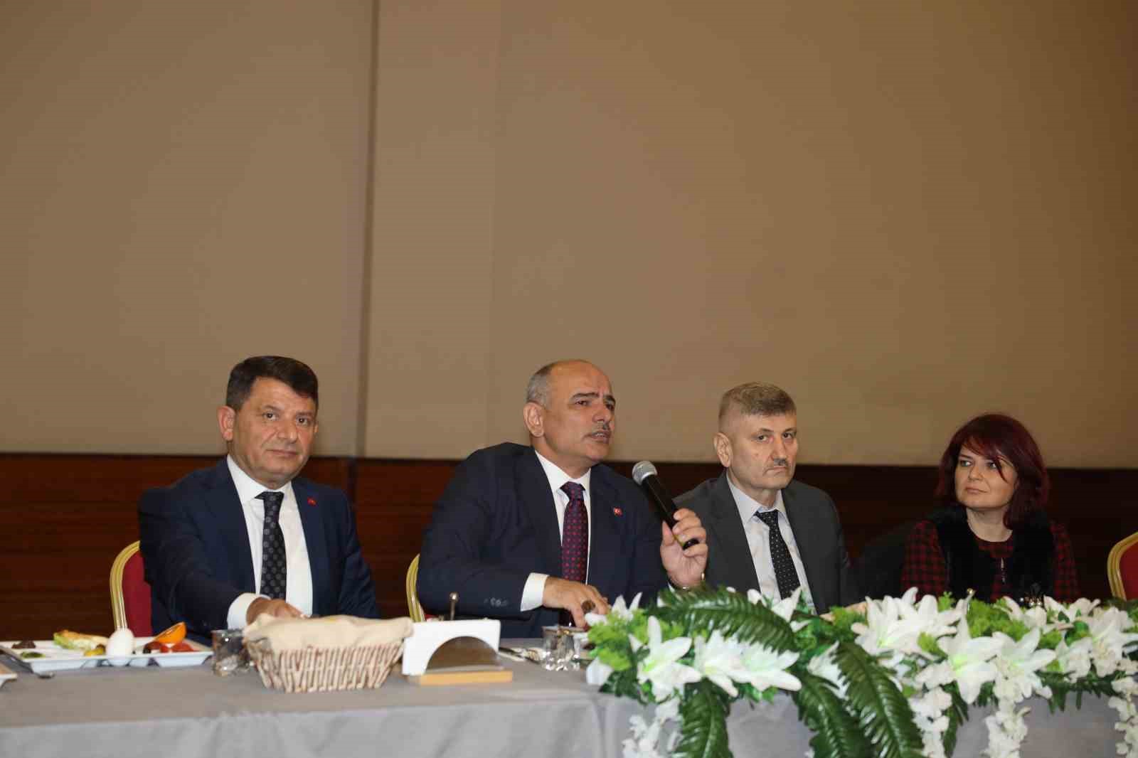 20241223aw356074 0.jpg