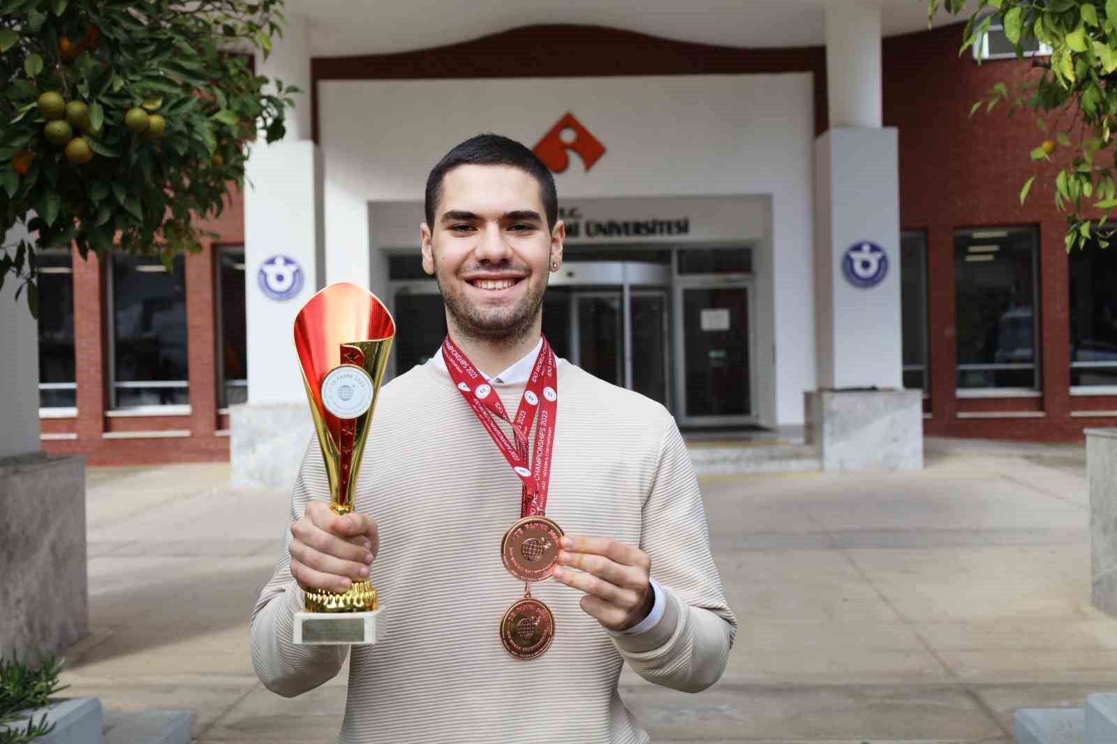 20241225aw357220 0.jpg