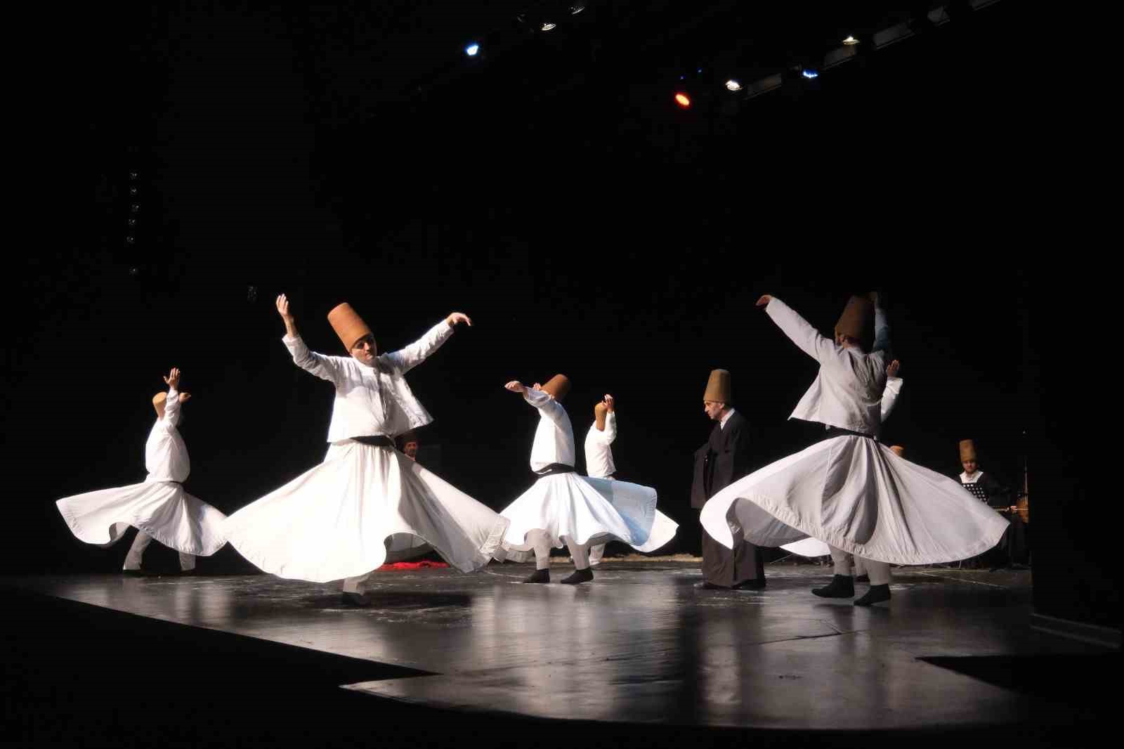 20241225aw357392 0.jpg