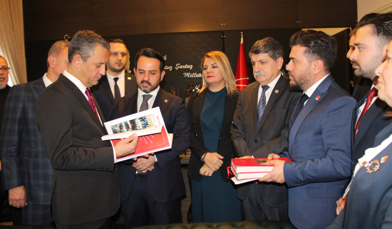 Genel Başkan Özel’den CHP İzmit’e takdir