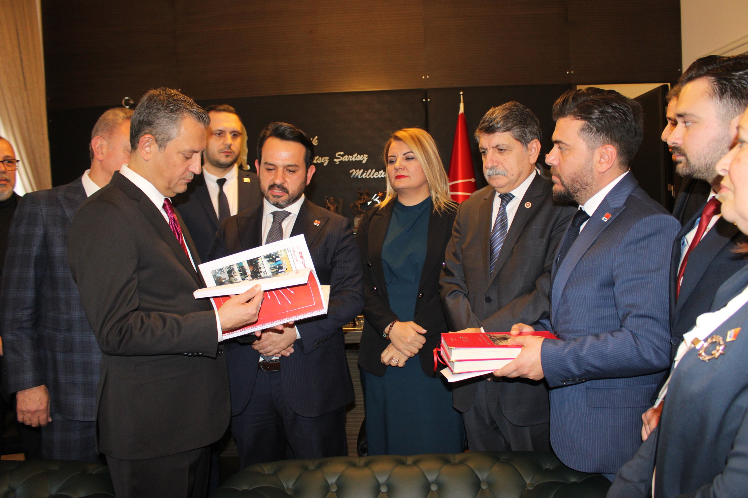 Genel Başkan Özel’den CHP İzmit’e takdir