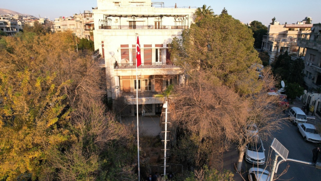 aw350291 03.jpg