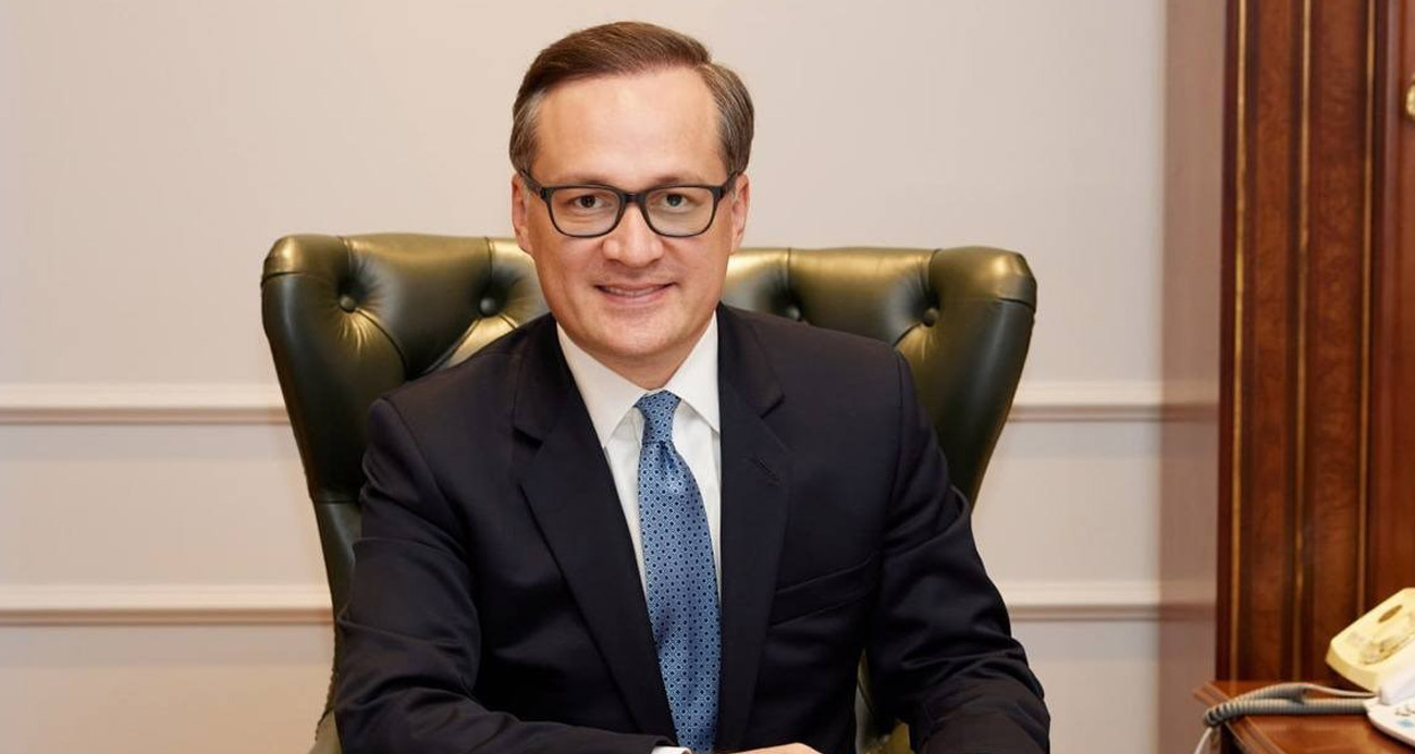 komil allamjonov.jpg