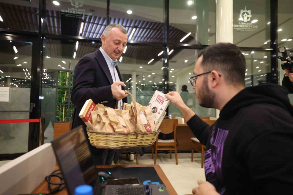 20250101aw362103 0.jpg