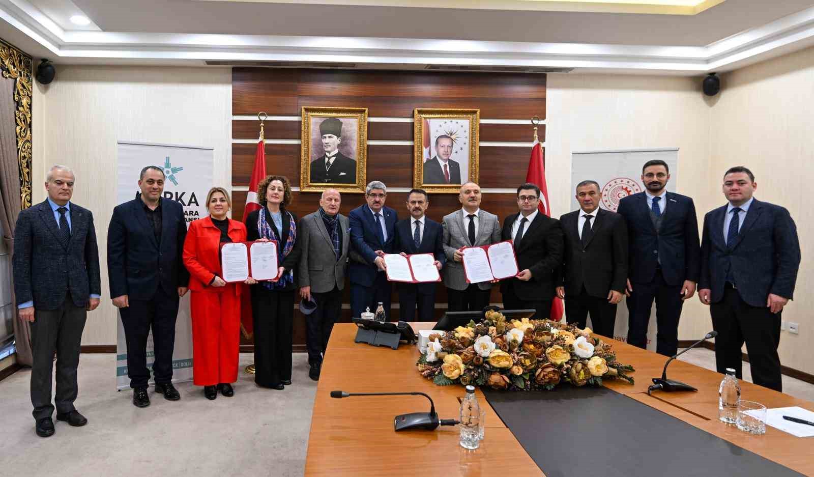 20250120aw373975 0.jpg