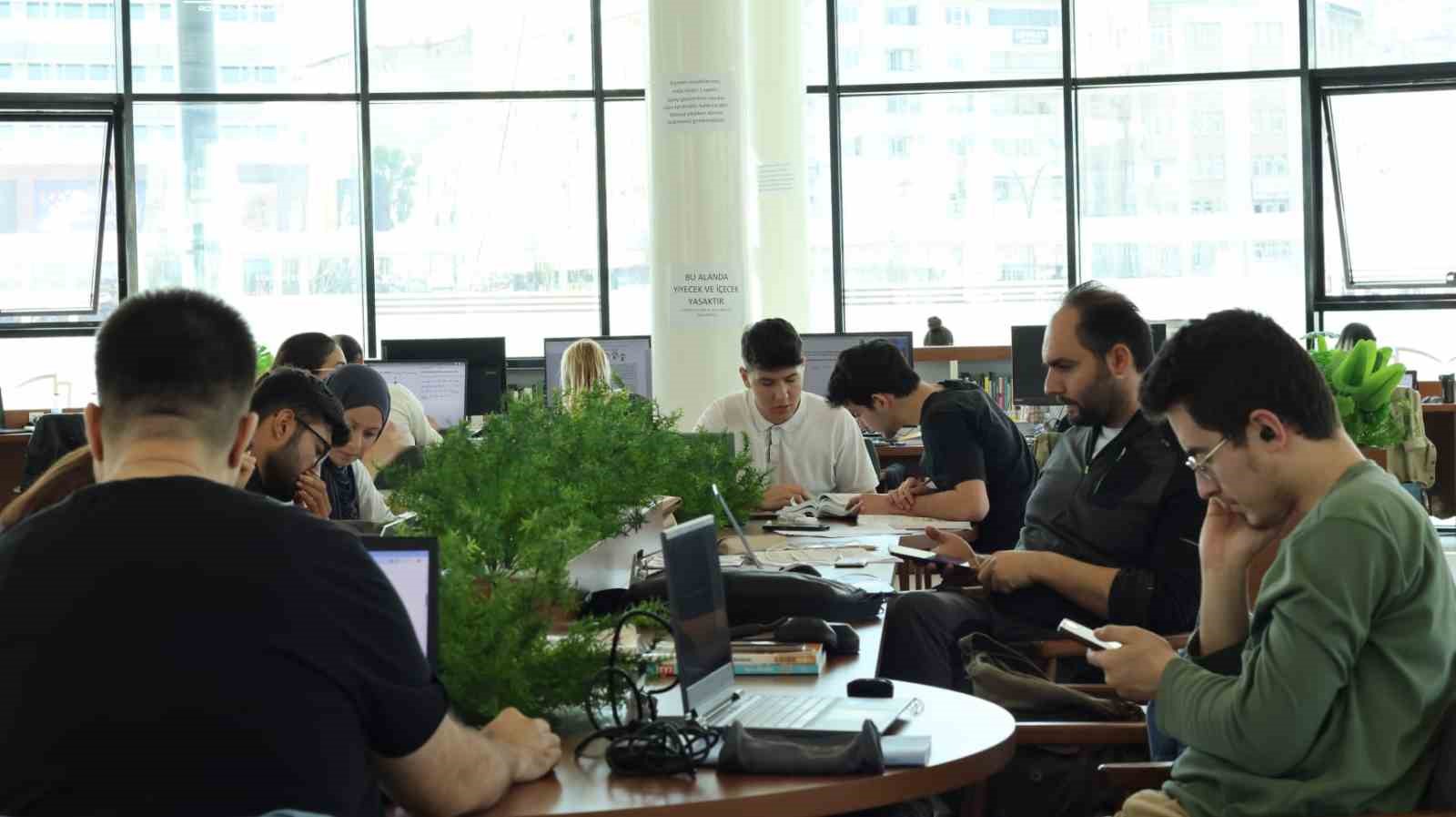 20250318aw414735 0.jpg