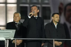 CHP Genel Başkanı Özel'den boykot çağrısı