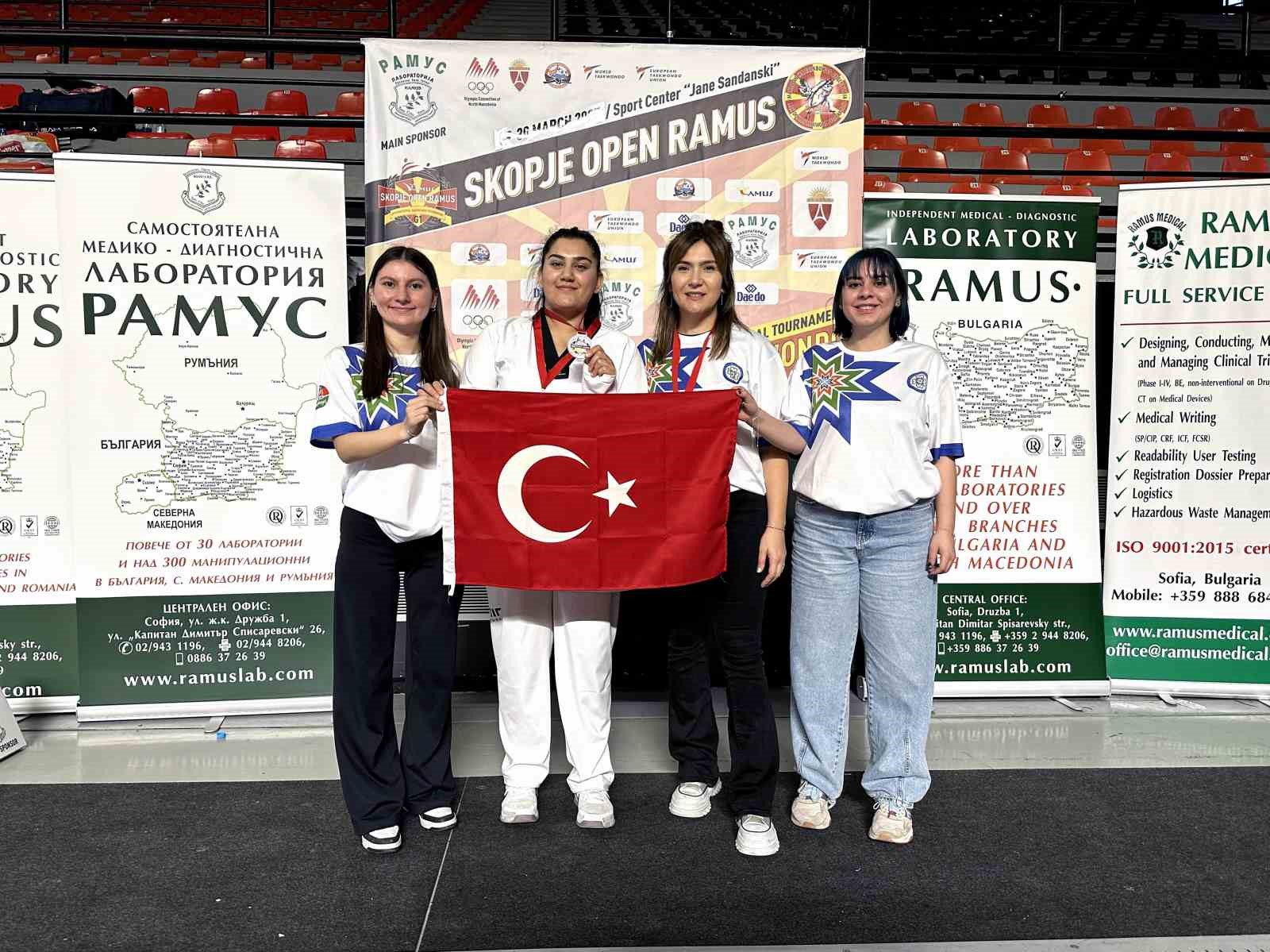 20250401aw424403 0.jpg