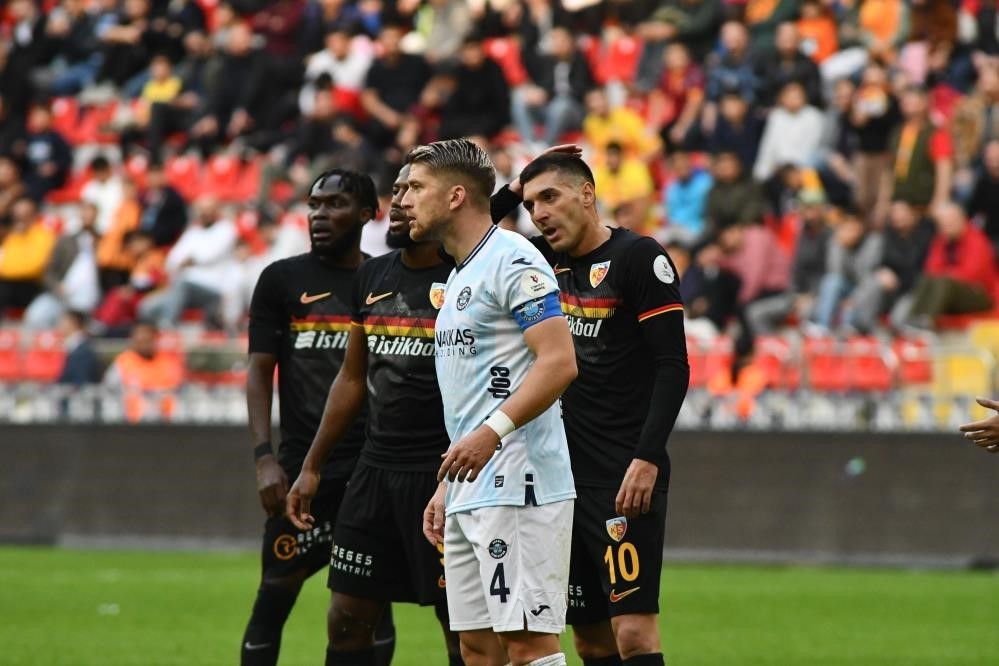 20250403aw425286 0.jpg