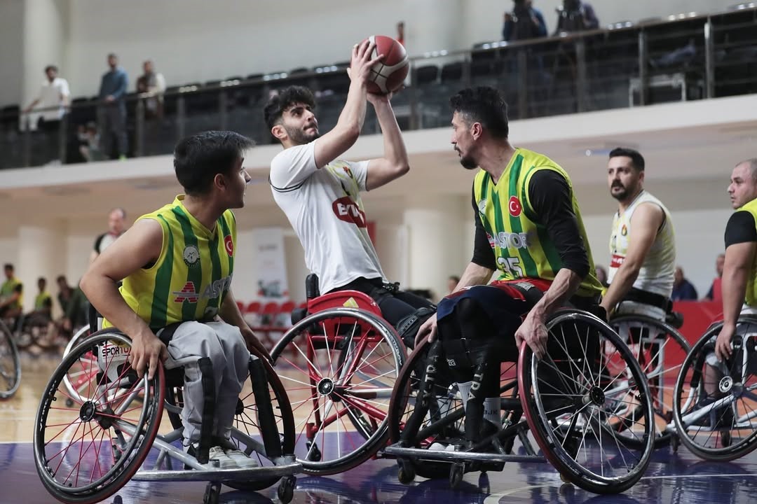 20250403aw425524 0.jpg