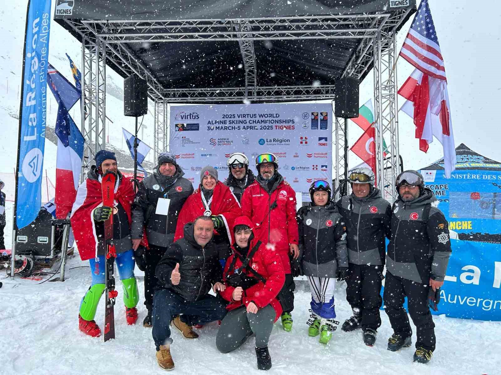 20250403aw425543 0.jpg