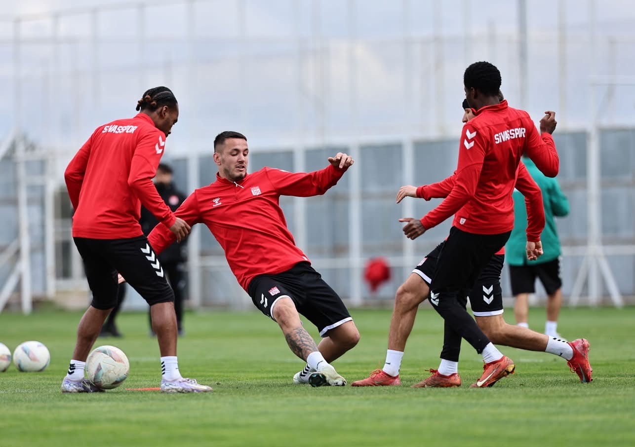 20250404aw425801 0.jpg