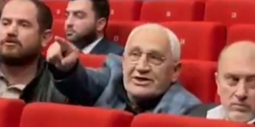 AKP'li Ustaoğlu'ndan Hürriyet'e Kiralık terbiyesizliği