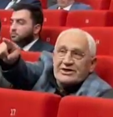 AKP'li Ustaoğlu'ndan Hürriyet'e Kiralık terbiyesizliği