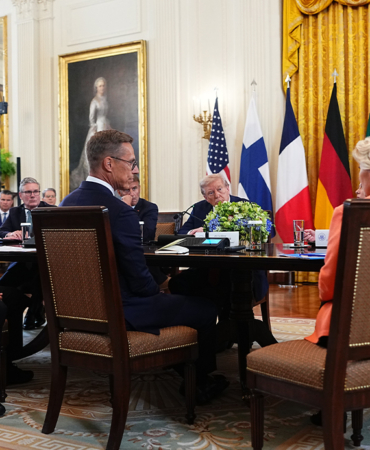 1755593184_le.jpg