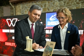 20251010aw555790-0.jpg