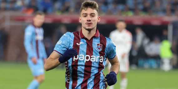 Ernest Muçi seriye devam etti