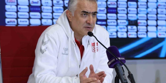 Mehmet Altıparmak: “Hakem formsuzdu ve kötü maç yönetti”