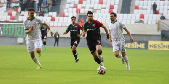 TFF 3. Lig: Karşıyaka: 3 – Bornova 1877: 1